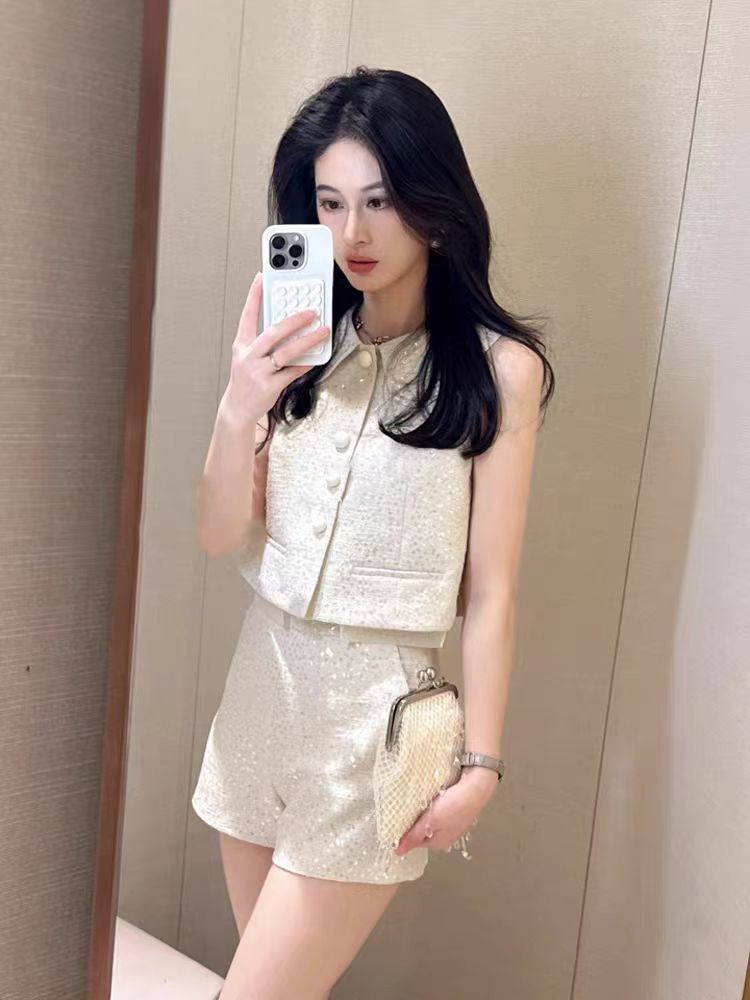 Sequined short jacket